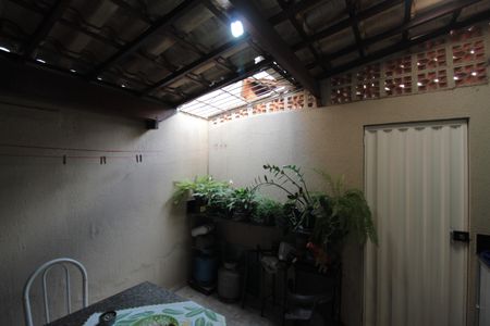 Casa de condomínio à venda com 64m², 2 quartos e 1 vagaÁrea Privativa