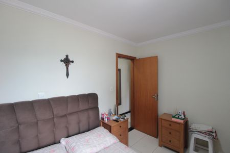 Casa de condomínio à venda com 64m², 2 quartos e 1 vagaQuarto 1