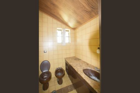 Casa à venda com 1000m², 4 quartos e 3 vagas Casa à venda com 1000m², 4 quartos e 3 vagasBanheiro/Suite 2