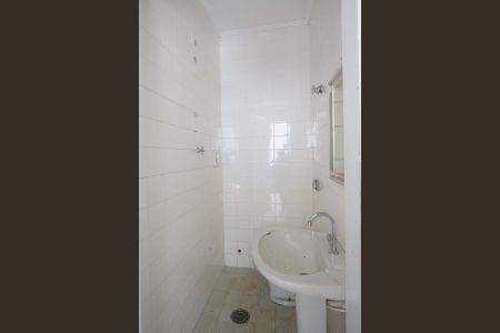 Casa à venda com 1000m², 4 quartos e 3 vagas Casa à venda com 1000m², 4 quartos e 3 vagasBanheiro de Serviço