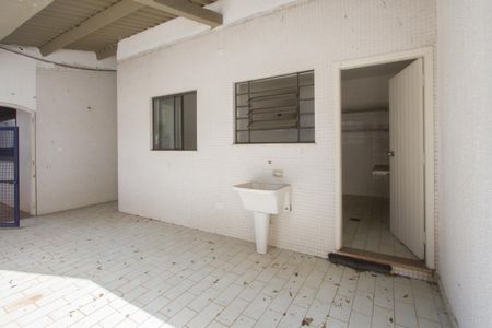 Casa à venda com 1000m², 4 quartos e 3 vagas Casa à venda com 1000m², 4 quartos e 3 vagasLavanderia