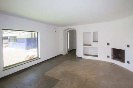 Casa à venda com 1000m², 4 quartos e 3 vagas Casa à venda com 1000m², 4 quartos e 3 vagasSala