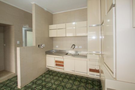 Casa à venda com 1000m², 4 quartos e 3 vagas Casa à venda com 1000m², 4 quartos e 3 vagasCozinha