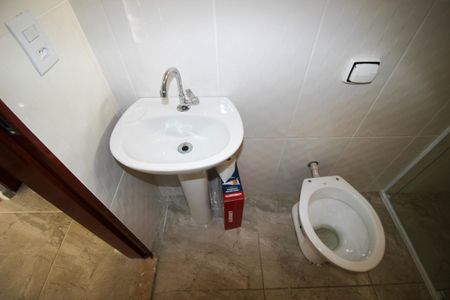 Casa de condomínio para alugar com 55m², 2 quartos e 1 vagaBanheiro Social