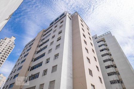 Apartamento para alugar com 120m², 3 quartos e 2 vagas Apartamento para alugar com 120m², 3 quartos e 2 vagasFachada