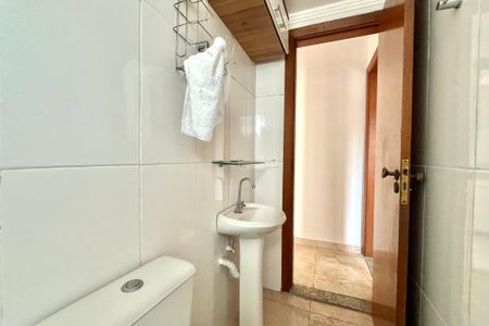 Apartamento à venda com 56m², 2 quartos e 1 vaga Apartamento à venda com 56m², 2 quartos e 1 vagaBanheiro Social
