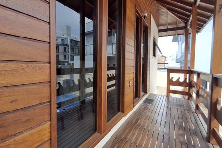 Casa para alugar com 300m², 3 quartos e 3 vagas Casa para alugar com 300m², 3 quartos e 3 vagasÁrea comum