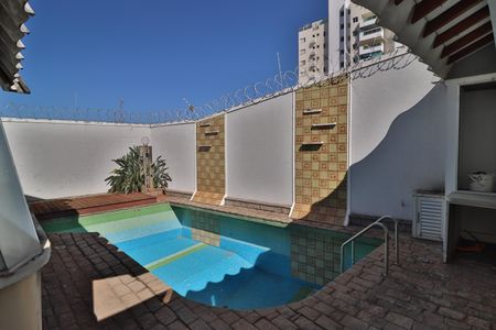 Casa para alugar com 550m², 4 quartos e 9 vagasPiscina