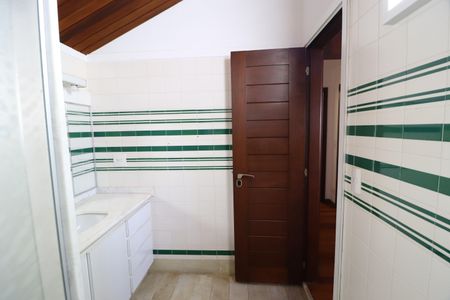 Casa para alugar com 550m², 4 quartos e 9 vagasBanheiro Social