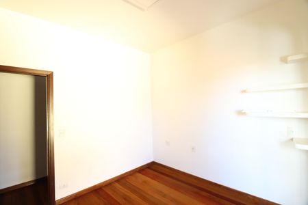 Casa para alugar com 550m², 4 quartos e 9 vagasQuarto 1