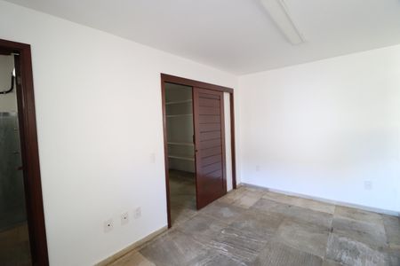 Casa para alugar com 550m², 4 quartos e 9 vagasSuíte 1