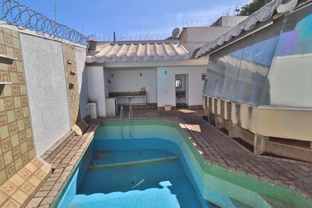Casa para alugar com 550m², 4 quartos e 9 vagasPiscina