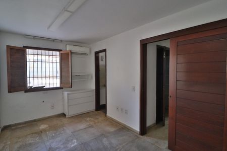 Casa para alugar com 550m², 4 quartos e 9 vagasSuíte 1