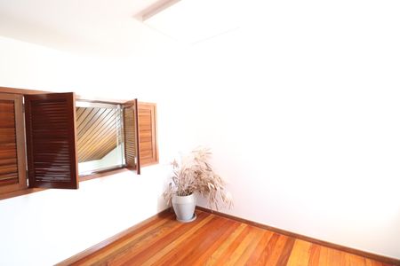 Casa para alugar com 550m², 4 quartos e 9 vagasQuarto 2