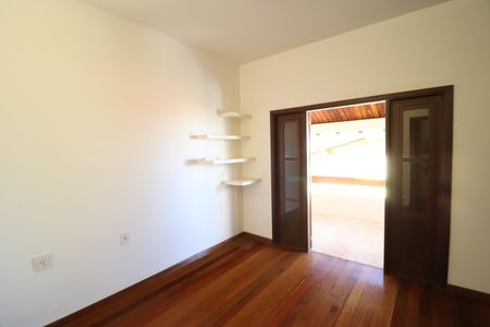Casa para alugar com 550m², 4 quartos e 9 vagasQuarto 1