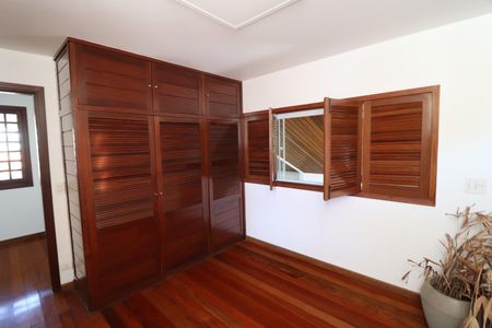 Casa para alugar com 550m², 4 quartos e 9 vagasQuarto 2