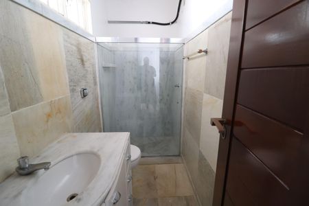 Casa para alugar com 550m², 4 quartos e 9 vagasBanheiro da Suíte 1