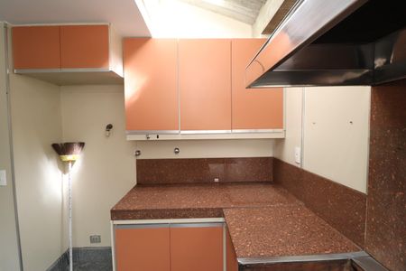 Casa para alugar com 550m², 4 quartos e 9 vagasCozinha