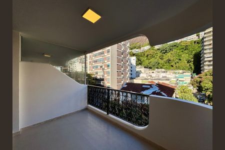 Apartamento à venda com 150m², 3 quartos e 2 vagasVaranda da sala