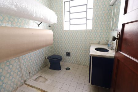 Casa à venda com 450m², 7 quartos e 3 vagasBanheiro 1