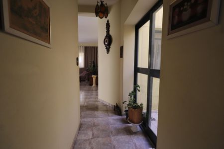 Casa à venda com 450m², 7 quartos e 3 vagasCorredor