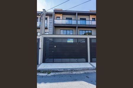 Casa à venda com 150m², 3 quartos e 3 vagas Casa à venda com 150m², 3 quartos e 3 vagasFachada