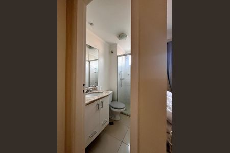 Apartamento à venda com 120m², 3 quartos e 2 vagas Apartamento à venda com 120m², 3 quartos e 2 vagasBanheiro da Suíte 2