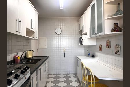 Apartamento à venda com 120m², 3 quartos e 2 vagas Apartamento à venda com 120m², 3 quartos e 2 vagasCozinha