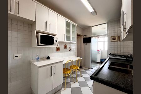 Apartamento à venda com 120m², 3 quartos e 2 vagas Apartamento à venda com 120m², 3 quartos e 2 vagasCozinha