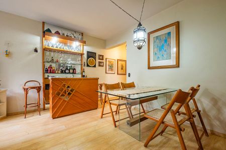 Apartamento à venda com 70m², 2 quartos e 1 vaga Apartamento à venda com 70m², 2 quartos e 1 vagaSala