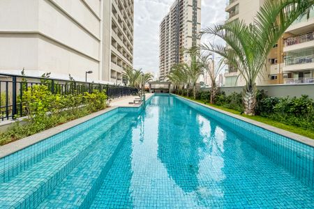 Studio à venda com 32m², 1 quarto e sem vaga Studio à venda com 32m², 1 quarto e sem vagaÁrea comum - Piscina