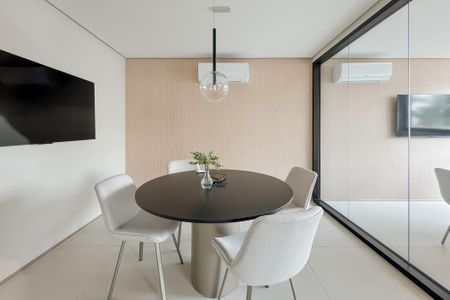 Studio à venda com 32m², 1 quarto e sem vaga Studio à venda com 32m², 1 quarto e sem vagaÁrea comum - Sala de Reunião