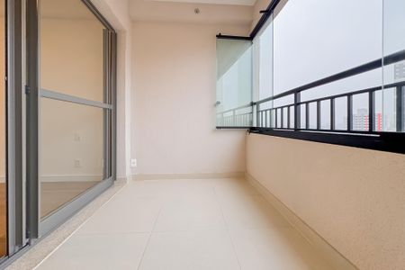Studio à venda com 32m², 1 quarto e sem vaga Studio à venda com 32m², 1 quarto e sem vagaVaranda