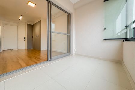 Studio à venda com 32m², 1 quarto e sem vaga Studio à venda com 32m², 1 quarto e sem vagaVaranda