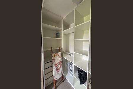 Apartamento à venda com 50m², 2 quartos e 1 vaga Apartamento à venda com 50m², 2 quartos e 1 vagaQuarto 1 Closet