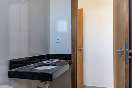 Apartamento à venda com 60m², 2 quartos e 2 vagas Apartamento à venda com 60m², 2 quartos e 2 vagasBanheiro da Suíte