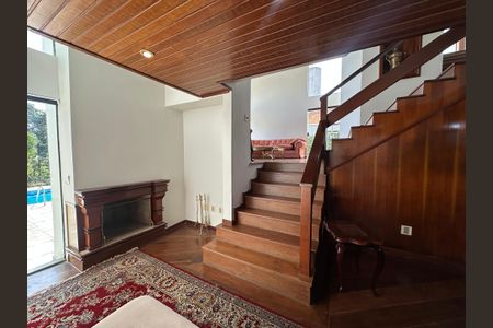 Casa de condomínio para alugar com 400m², 4 quartos e 4 vagas Casa de condomínio para alugar com 400m², 4 quartos e 4 vagasSala