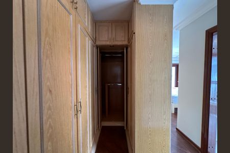 Casa de condomínio para alugar com 400m², 4 quartos e 4 vagas Casa de condomínio para alugar com 400m², 4 quartos e 4 vagasSuíte 1