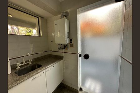 Casa de condomínio para alugar com 400m², 4 quartos e 4 vagas Casa de condomínio para alugar com 400m², 4 quartos e 4 vagasÁrea de Serviço