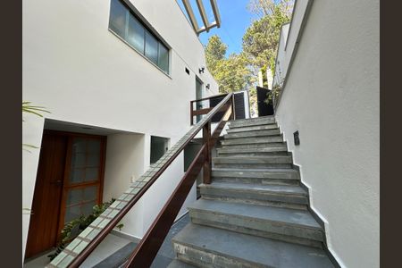 Casa de condomínio para alugar com 400m², 4 quartos e 4 vagas Casa de condomínio para alugar com 400m², 4 quartos e 4 vagasQuintal