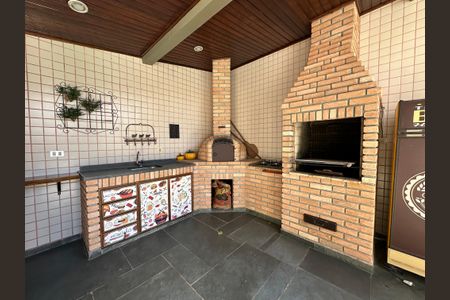 Casa de condomínio para alugar com 400m², 4 quartos e 4 vagas Casa de condomínio para alugar com 400m², 4 quartos e 4 vagasChurrasqueira