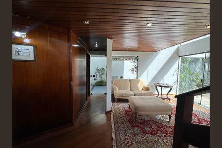 Casa de condomínio para alugar com 400m², 4 quartos e 4 vagas Casa de condomínio para alugar com 400m², 4 quartos e 4 vagasSala