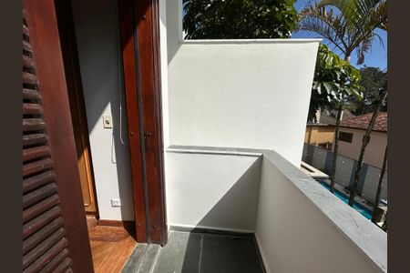Casa de condomínio para alugar com 400m², 4 quartos e 4 vagas Casa de condomínio para alugar com 400m², 4 quartos e 4 vagasSacada da Suíte 2