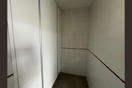 Casa de condomínio para alugar com 400m², 4 quartos e 4 vagas Casa de condomínio para alugar com 400m², 4 quartos e 4 vagasDespensa