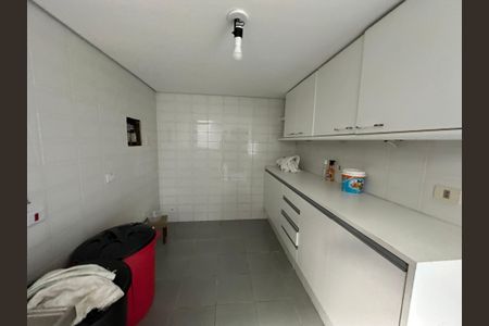 Casa de condomínio para alugar com 400m², 4 quartos e 4 vagas Casa de condomínio para alugar com 400m², 4 quartos e 4 vagasÁrea de Serviço