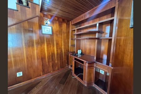 Casa de condomínio para alugar com 400m², 4 quartos e 4 vagas Casa de condomínio para alugar com 400m², 4 quartos e 4 vagasEscritório