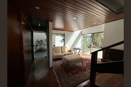 Casa de condomínio para alugar com 400m², 4 quartos e 4 vagas Casa de condomínio para alugar com 400m², 4 quartos e 4 vagasSala