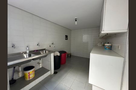 Casa de condomínio para alugar com 400m², 4 quartos e 4 vagas Casa de condomínio para alugar com 400m², 4 quartos e 4 vagasÁrea de Serviço