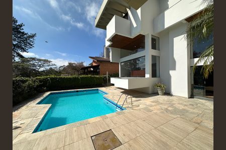 Casa de condomínio para alugar com 400m², 4 quartos e 4 vagas Casa de condomínio para alugar com 400m², 4 quartos e 4 vagasÁrea comum - Piscina