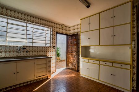 Casa à venda com 260m², 2 quartos e 2 vagas Casa à venda com 260m², 2 quartos e 2 vagasCozinha